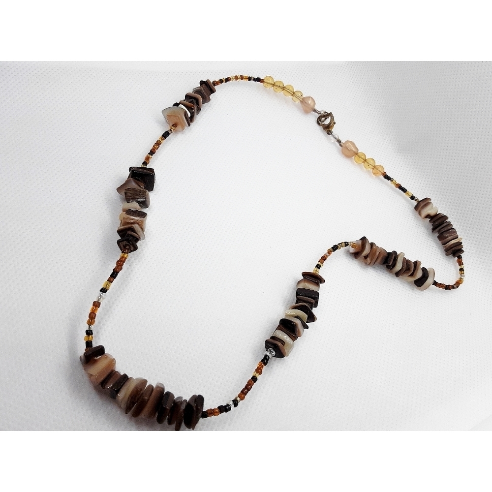 🥑Handmade Shell, Glass Seed Bead Necklace  18"
